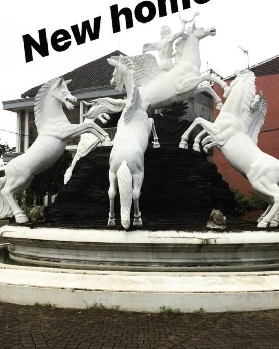 House In Bekasi Timur Vila Exterior foto