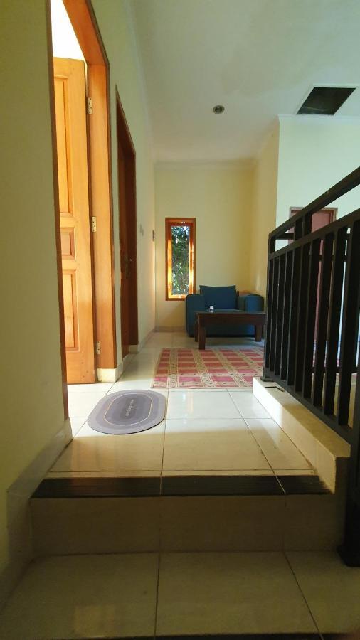 House In Bekasi Timur Vila Exterior foto